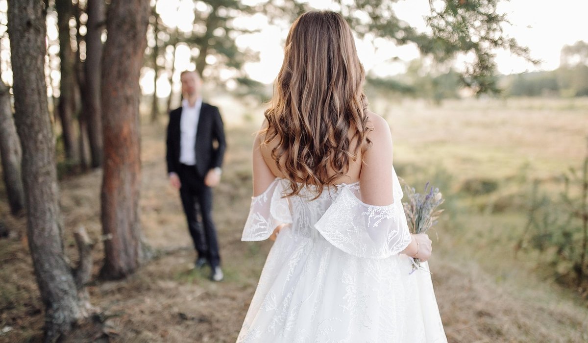 Batch Editing Wedding Photographs Without Losing Consistency